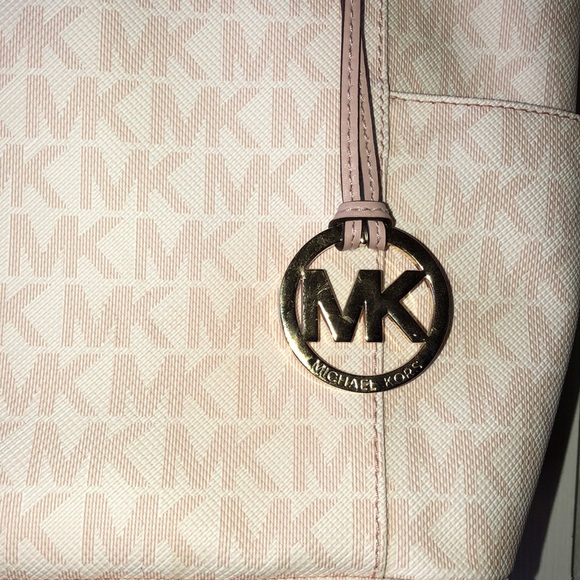 Michael Kors Purse - Picture 4 of 8